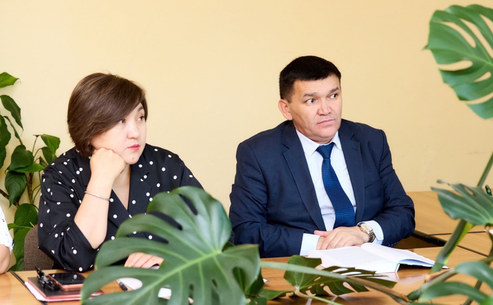 ӘБІШ КЕКІЛБАЕВТЫҢ «ЕЛЕҢ-АЛАҢ» РОМАНЫ KazNARU ҒЫЛЫМИ КІТАПХАНАСЫ ҚОРЫНА ТАБЫСТАЛДЫ